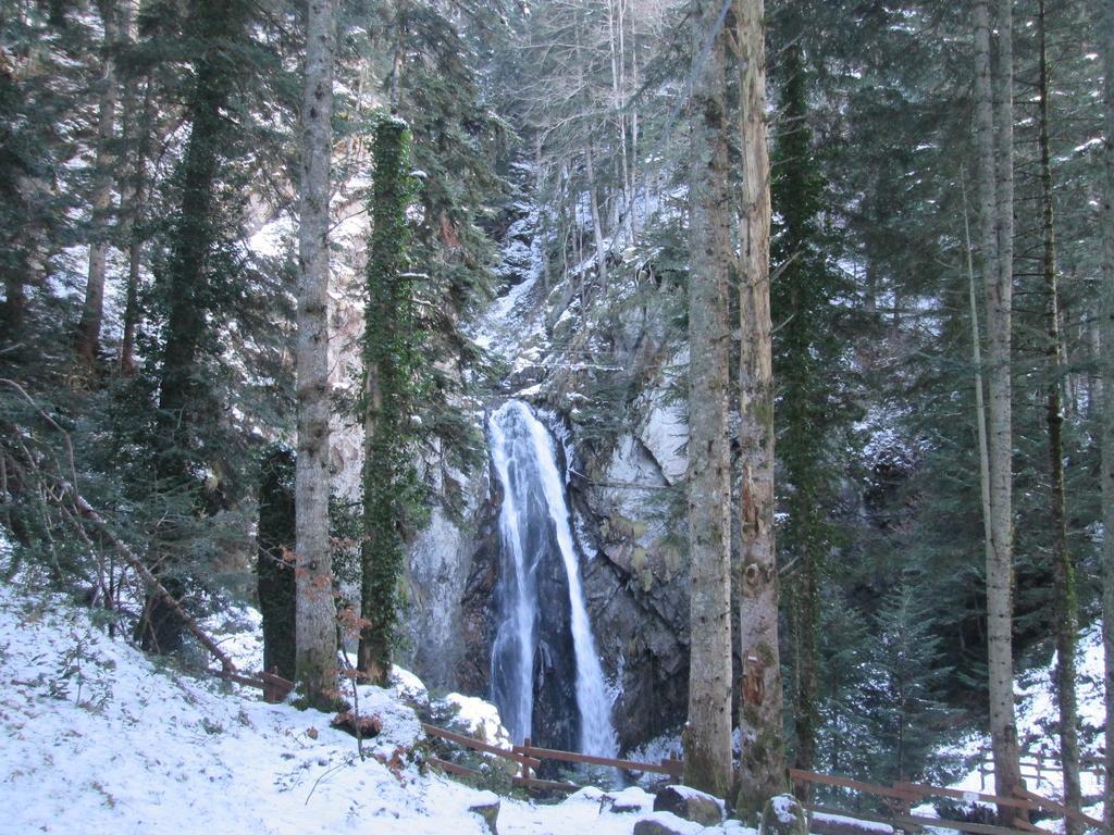 Gite Auberge Les Cascades La Mongie Eksteriør bilde