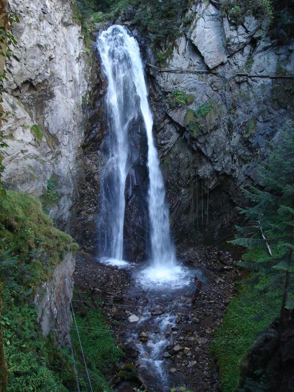 Gite Auberge Les Cascades La Mongie Eksteriør bilde